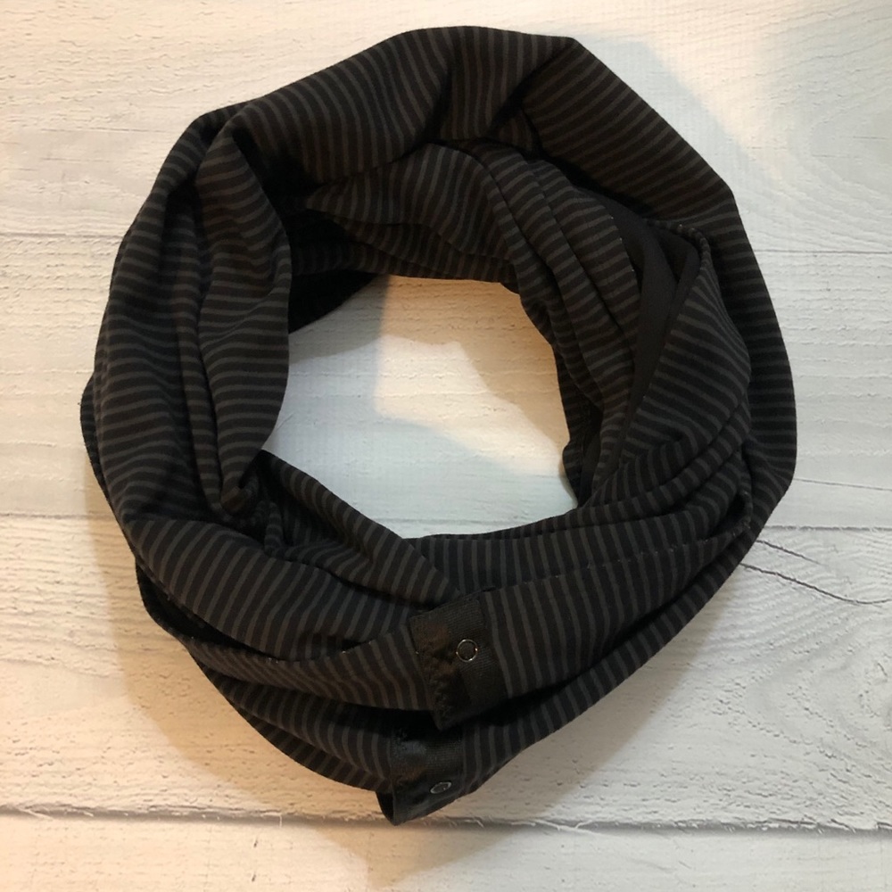 Lululemon‎ Vinyasa Scarf *Rulu Hyper Stripe